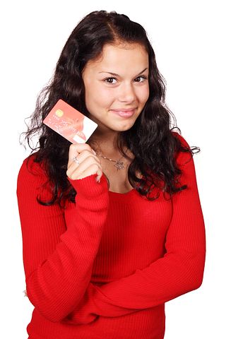 Sweter na jesienne chłody – z jakich materiałów będzie najlepszy